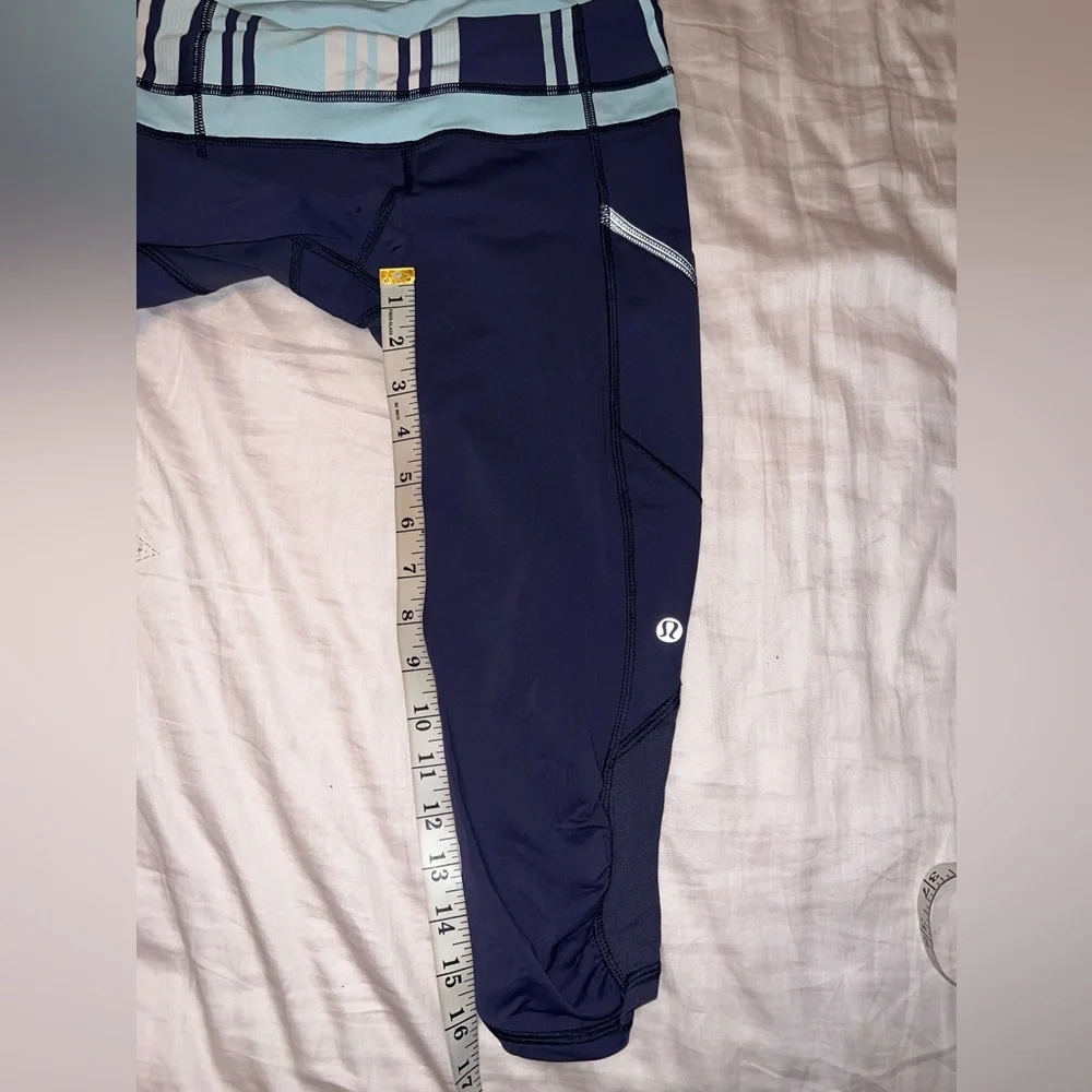 Lululemon Run A Marathon Crop II Cadet Blue Groove Stripe Size 4